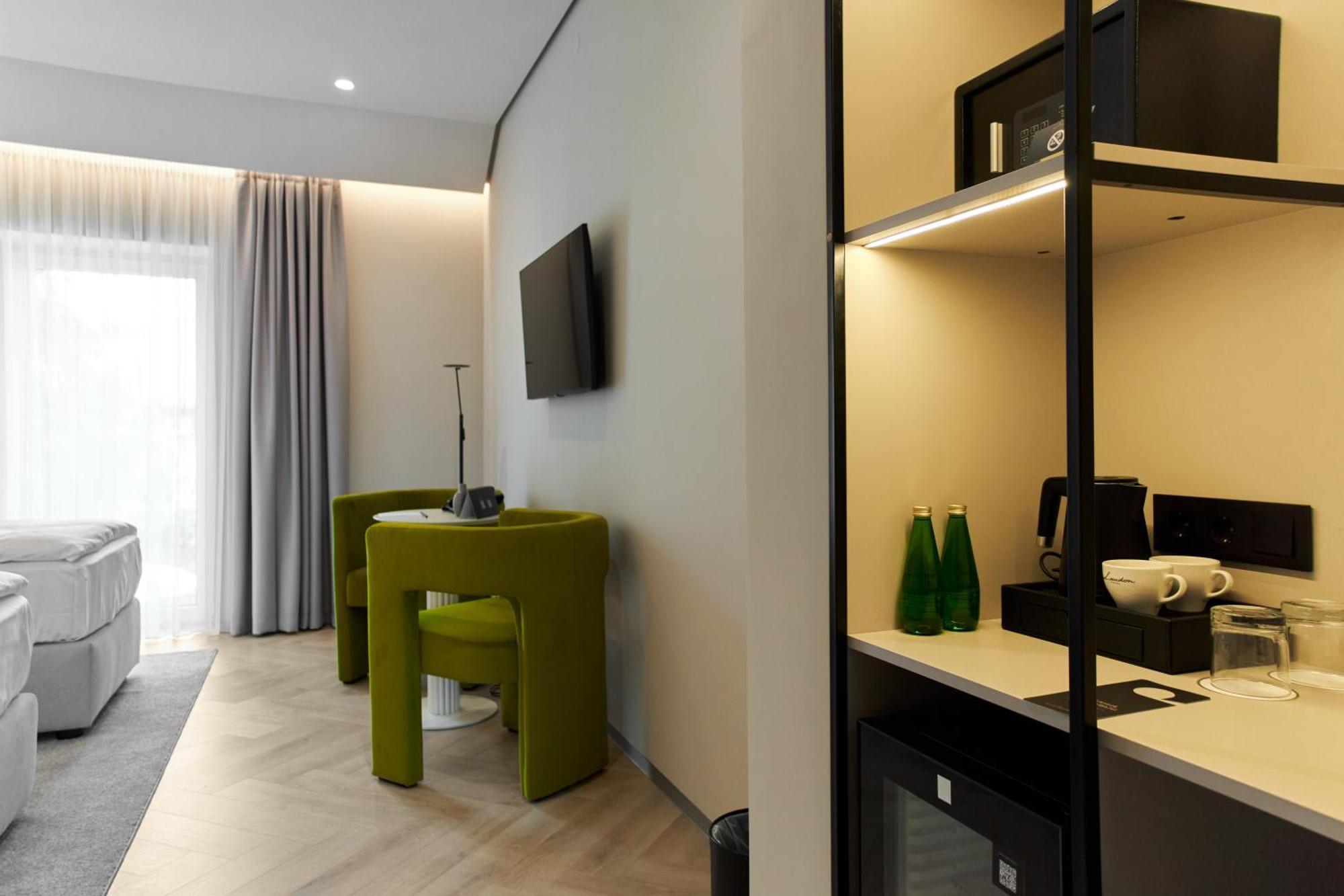 Hotel Laudon Oujhorod Extérieur photo